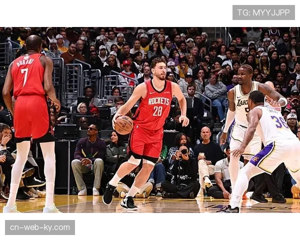 申京内线策应能力突出 火箭进攻体系的重要支点